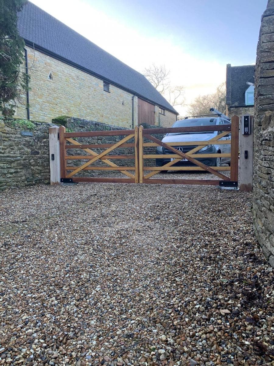 Diamond braced 5 bar gate Hardwood