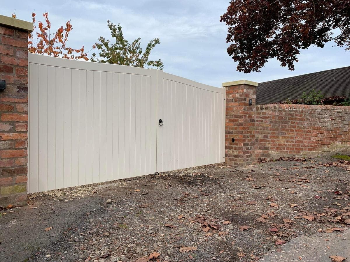 Matt Kvesic Gates