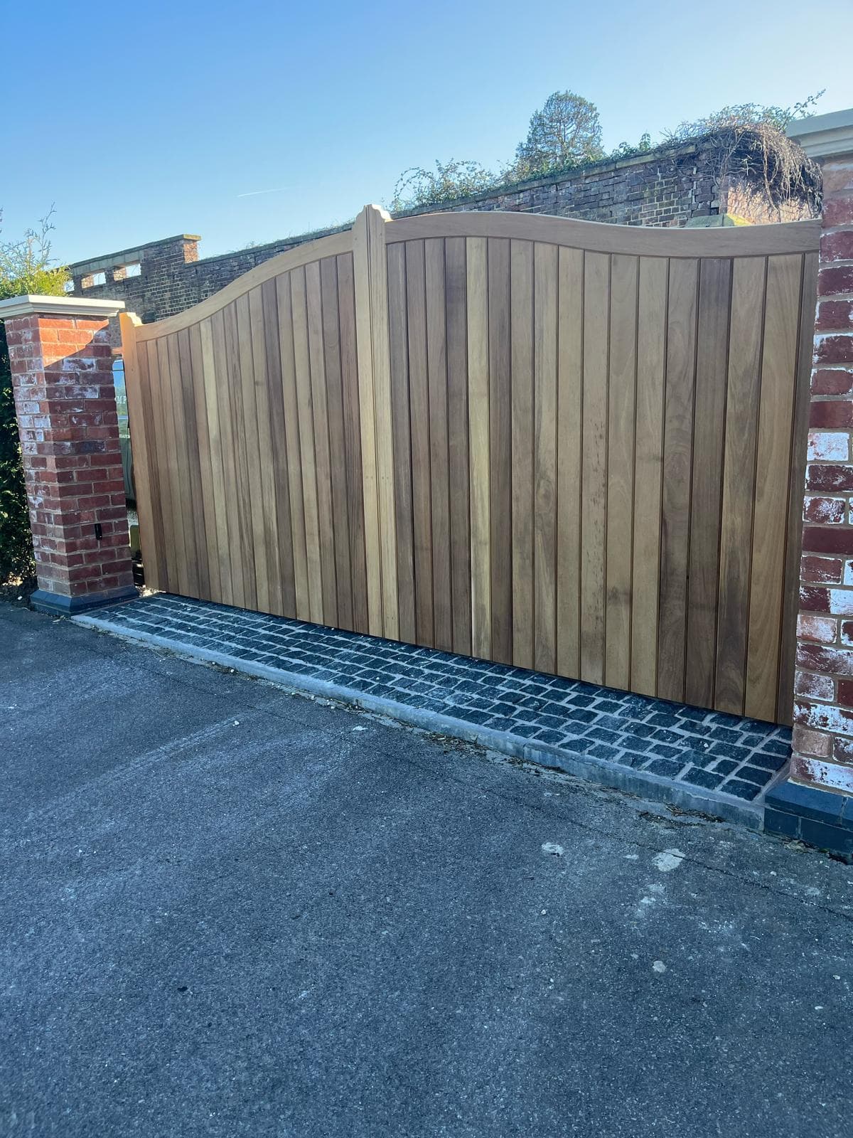 automatic wooden gates — installation by Complete Gate Automation